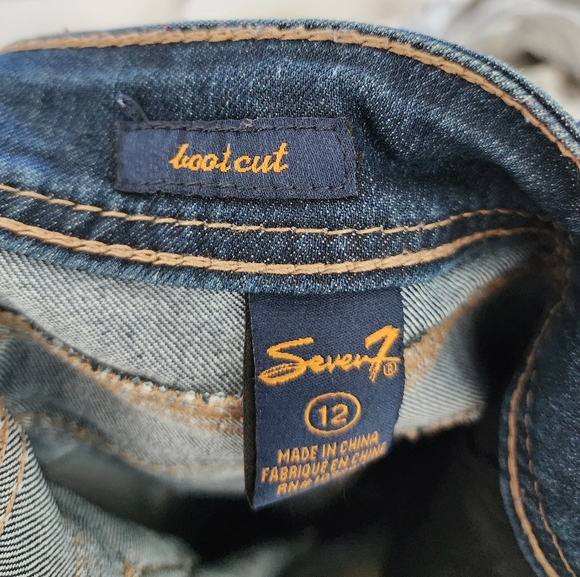 Seven7 boot cut mid rise embroidered jeans - Picture 8 of 9